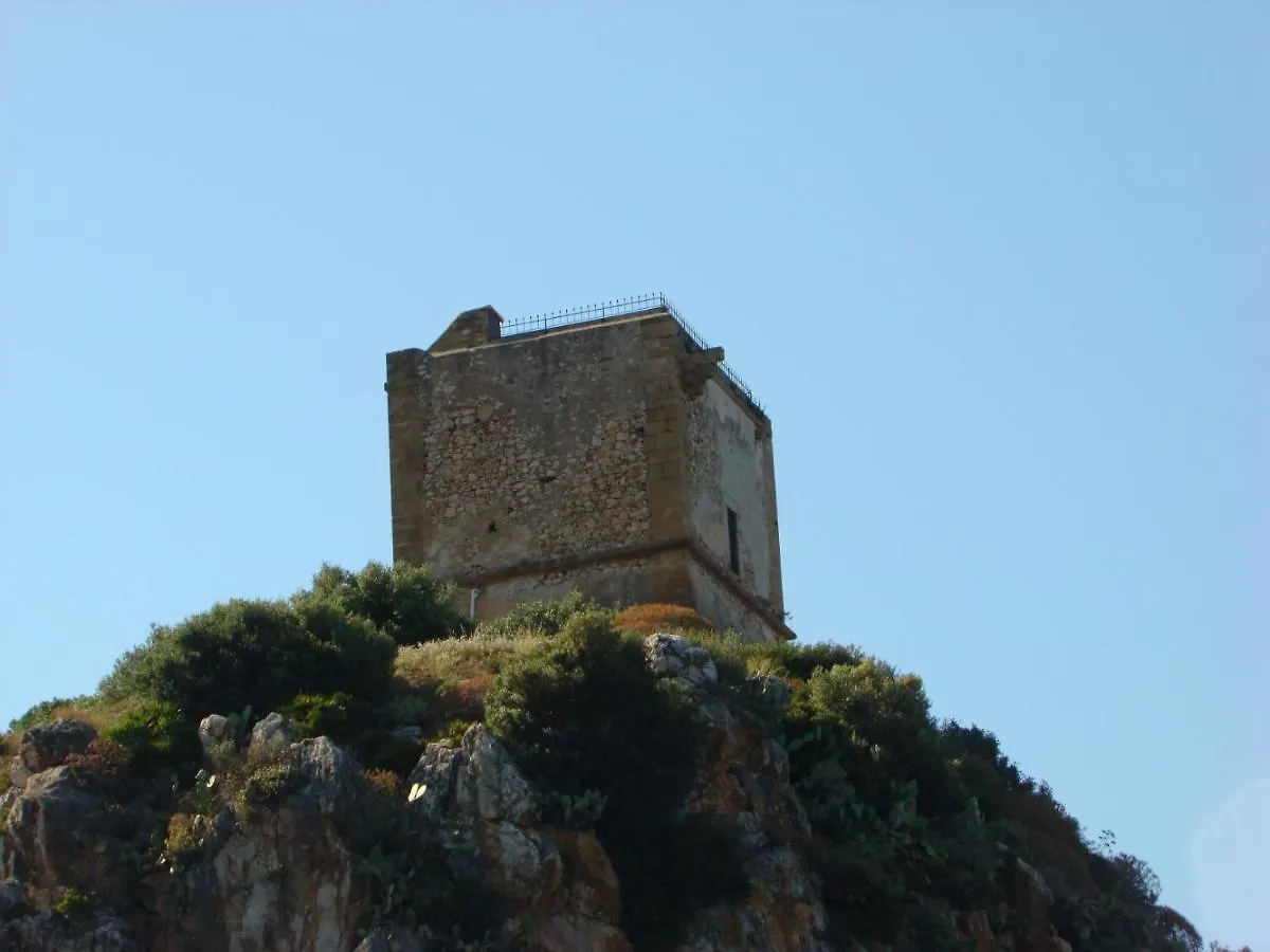 Lodge Casetta Sull'Albero, Girasole Castellammare del Golfo Italy